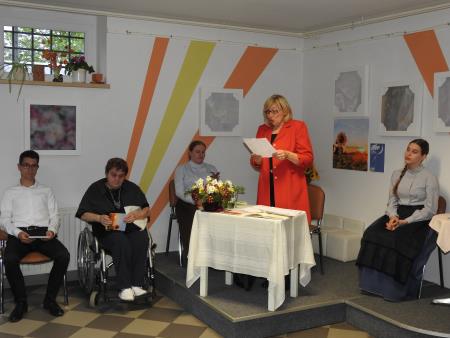 Svetovni dan knjige obeležili s cvenskimi kulturniki in predstavitvijo knjige Moje srčne domislice avtorice Olge Majcen 13